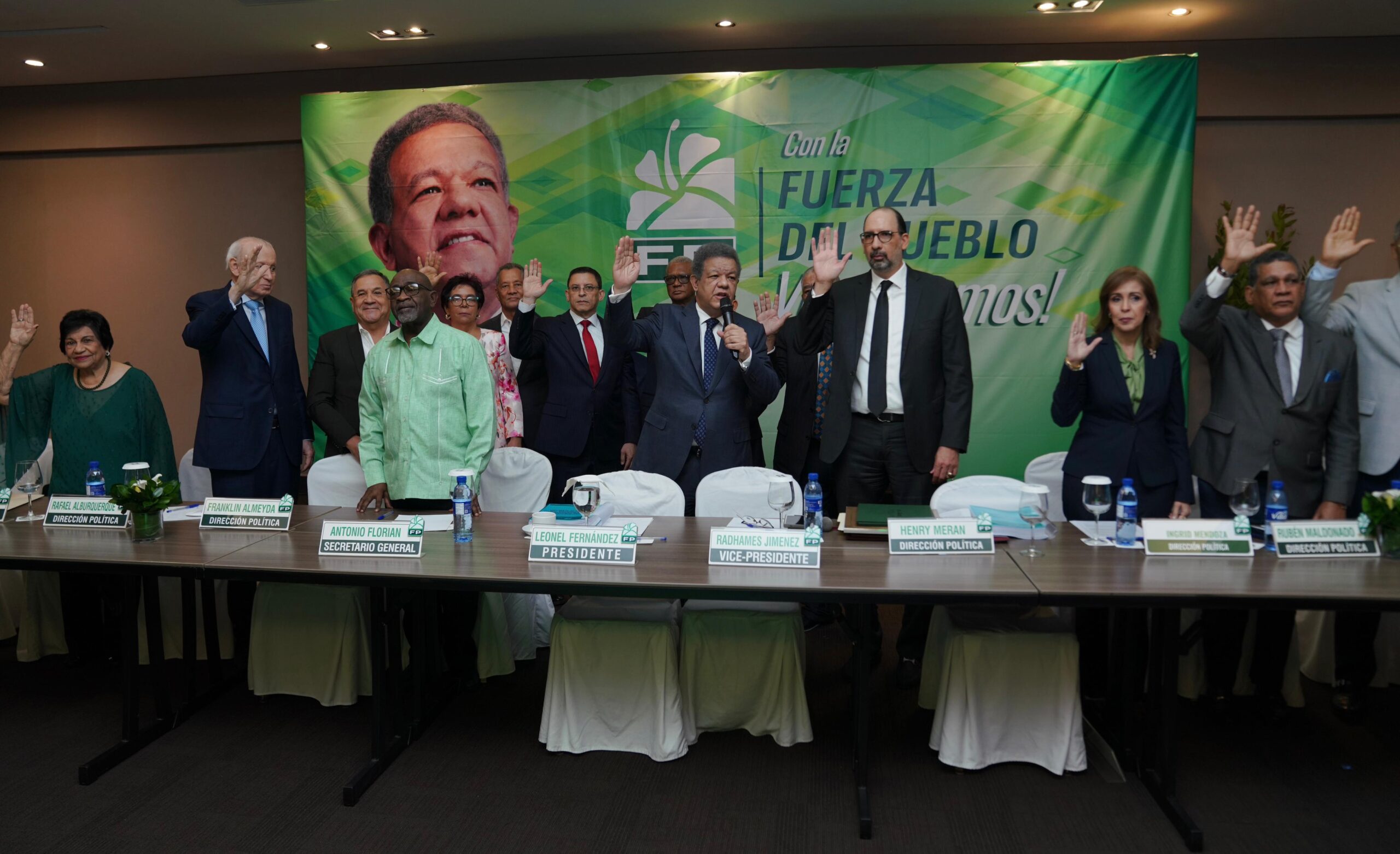 Fuerza del Pueblo juramenta su nueva Dirección Política y convoca marcha para el 30 de noviembre