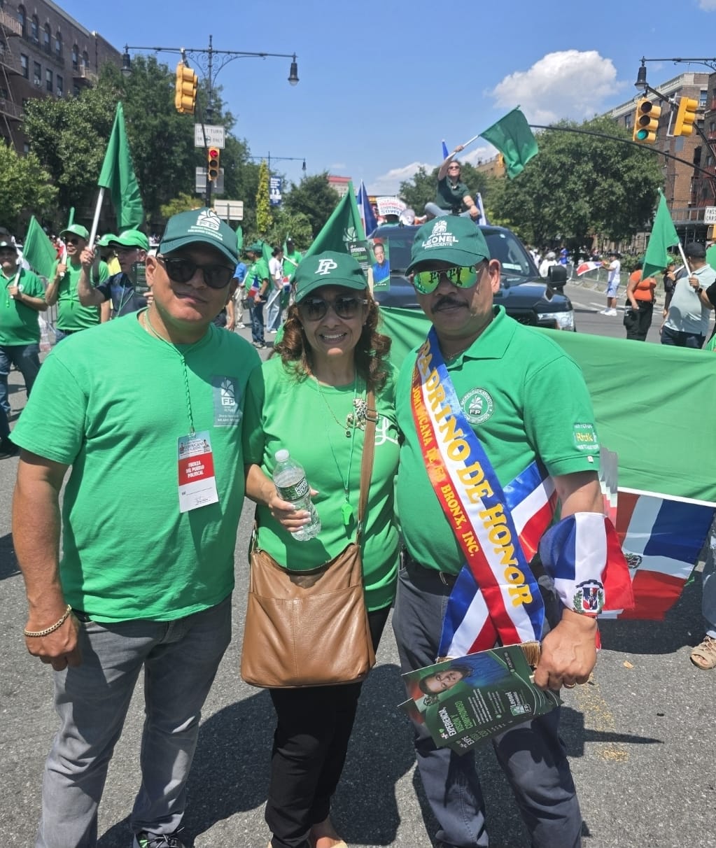 Fuerza del Pueblo reafirma su cercanía con la comunidad dominicana durante el Gran Desfile Dominicano del Bronx